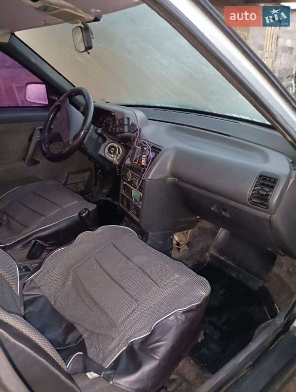 Хэтчбек ВАЗ / Lada 2112 2004 в Покрове фото 6 Хэтчбек ВАЗ / Lada 2112 2004 в Покрове