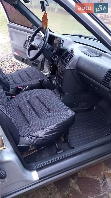 Хэтчбек ВАЗ / Lada 2112 2004 в Иршаве