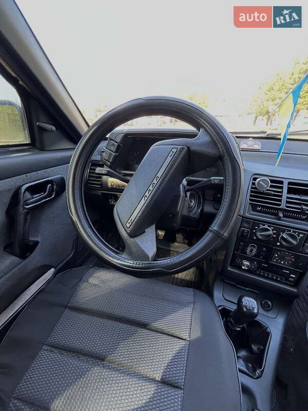 Хэтчбек ВАЗ / Lada 2112 2007 в Конотопе