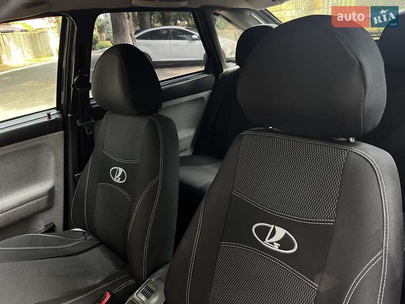 Хэтчбек ВАЗ / Lada 2112 2007 в Одессе