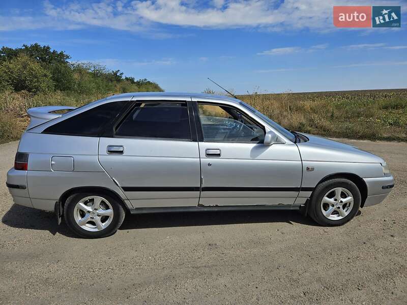 Хэтчбек ВАЗ / Lada 2112 2003 в Помошной фото 13 Хэтчбек ВАЗ / Lada 2112 2003 в Помошной