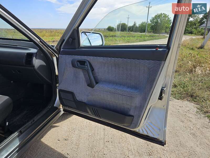 Хэтчбек ВАЗ / Lada 2112 2003 в Помошной фото 25 Хэтчбек ВАЗ / Lada 2112 2003 в Помошной