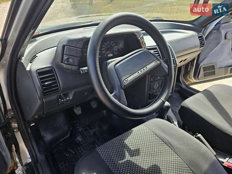 Хэтчбек ВАЗ / Lada 2112 2003 в Помошной фото 36 Хэтчбек ВАЗ / Lada 2112 2003 в Помошной