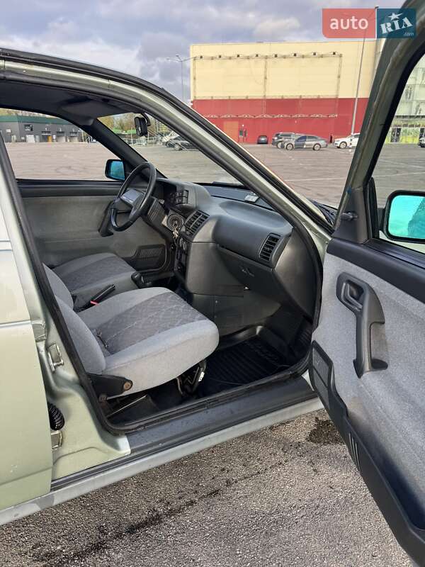 Хетчбек ВАЗ / Lada 2112 2005 в Києві фото 6 Хетчбек ВАЗ / Lada 2112 2005 в Києві