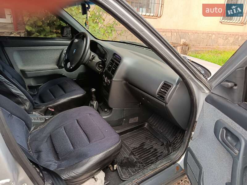 Хэтчбек ВАЗ / Lada 2112 2008 в Кривом Роге фото 6 Хэтчбек ВАЗ / Lada 2112 2008 в Кривом Роге