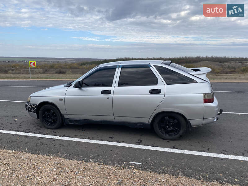 Хэтчбек ВАЗ / Lada 2112 2005 в Кривом Роге фото 3 Хэтчбек ВАЗ / Lada 2112 2005 в Кривом Роге