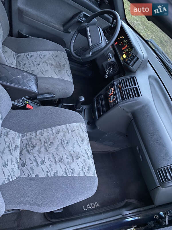 Хетчбек ВАЗ / Lada 2112 2007 в Дергачах фото 10 Хетчбек ВАЗ / Lada 2112 2007 в Дергачах