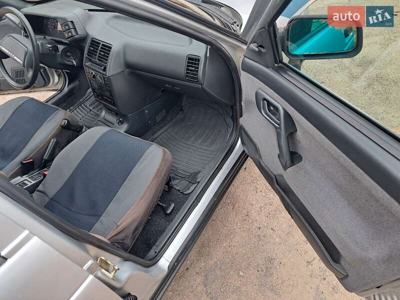 Хэтчбек ВАЗ / Lada 2112 2006 в Херсоне