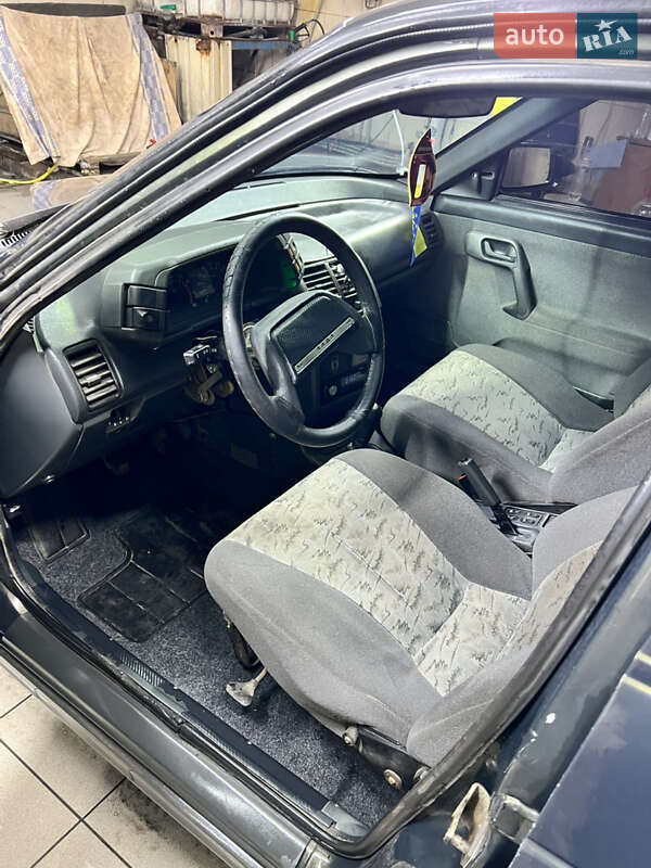 Хэтчбек ВАЗ / Lada 2112 2005 в Вознесенске фото 10 Хэтчбек ВАЗ / Lada 2112 2005 в Вознесенске