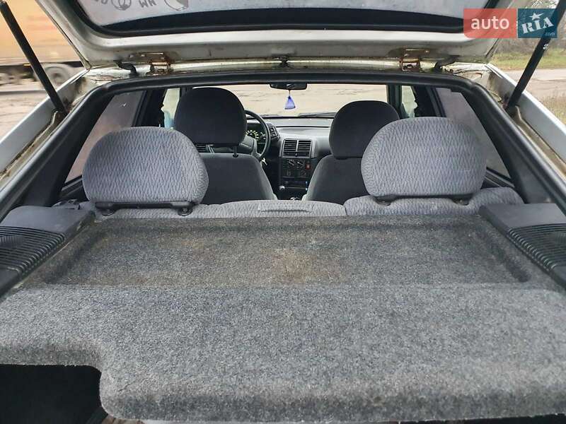 Хэтчбек ВАЗ / Lada 2112 2002 в Попельне