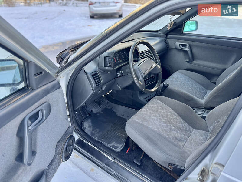 Хэтчбек ВАЗ / Lada 2112 2005 в Киеве