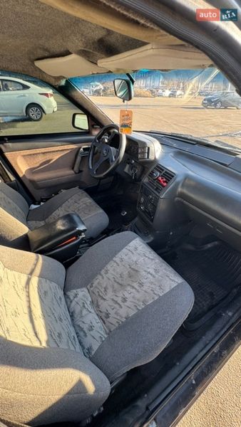 Хэтчбек ВАЗ / Lada 2112 2006 в Киеве