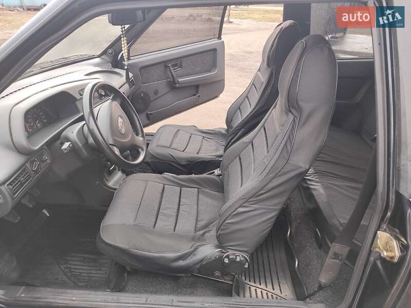 Хэтчбек ВАЗ / Lada 2113 Samara 2005 в Краснограде