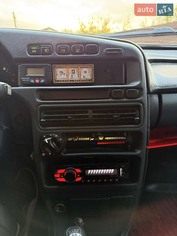 Хэтчбек ВАЗ / Lada 2113 Samara 2007 в Чернигове фото 23 Хэтчбек ВАЗ / Lada 2113 Samara 2007 в Чернигове