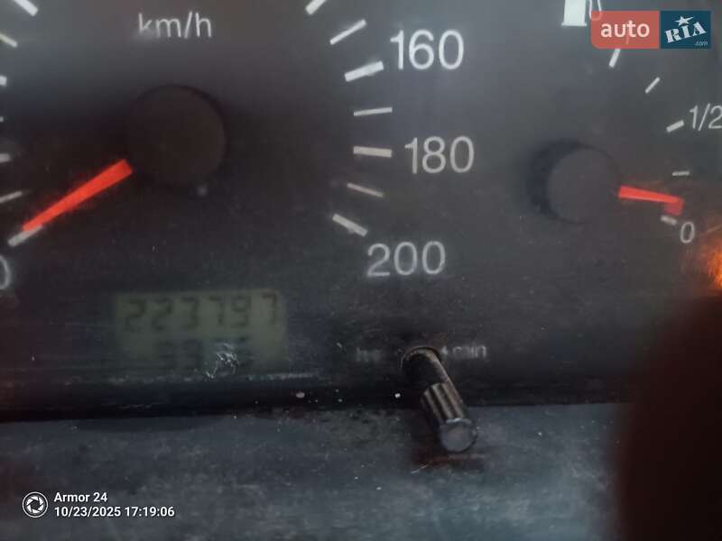 Хетчбек ВАЗ / Lada 2113 Samara 2005 в Черкасах фото 6 Хетчбек ВАЗ / Lada 2113 Samara 2005 в Черкасах