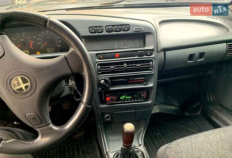 Хэтчбек ВАЗ / Lada 2113 Samara 2006 в Киеве фото 5 Хэтчбек ВАЗ / Lada 2113 Samara 2006 в Киеве