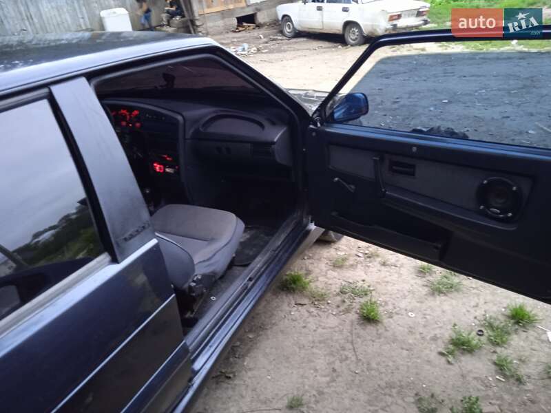 Хэтчбек ВАЗ / Lada 2113 Samara 2007 в Калуше фото 4 Хэтчбек ВАЗ / Lada 2113 Samara 2007 в Калуше