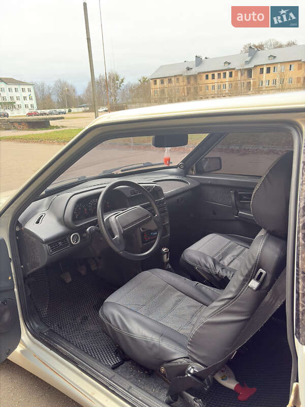 Хэтчбек ВАЗ / Lada 2113 Samara 2005 в Емильчине