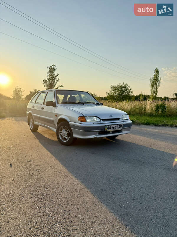 Хэтчбек ВАЗ / Lada 2114 Samara 2005 в Обухове