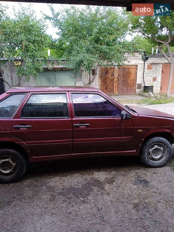 Хэтчбек ВАЗ / Lada 2114 Samara 2004 в Вольногорске