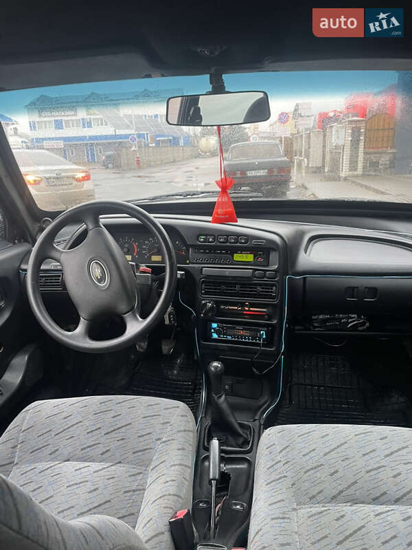 Хэтчбек ВАЗ / Lada 2114 Samara 2011 в Житомире