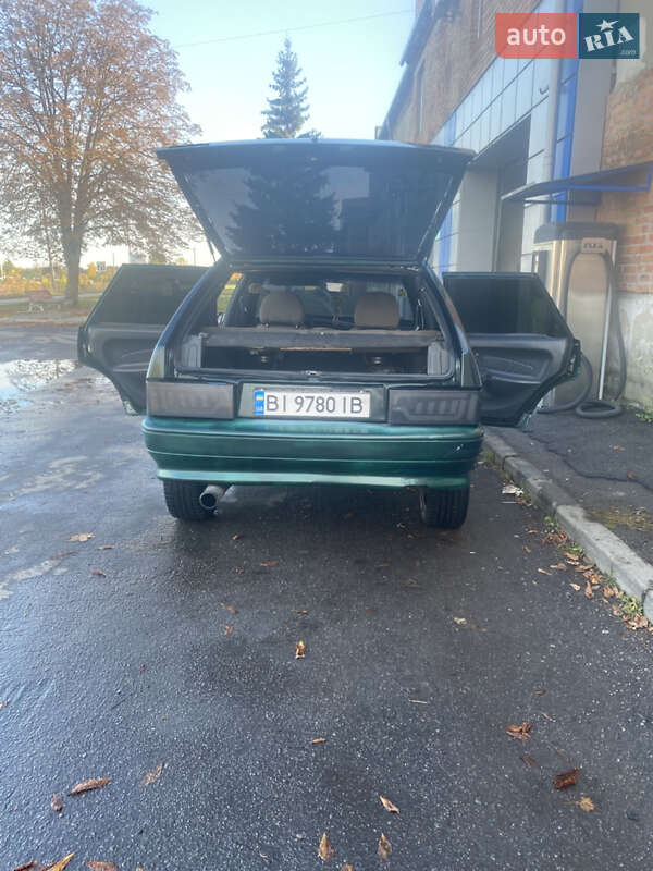 Хетчбек ВАЗ / Lada 2114 Samara 2004 в Гребінці