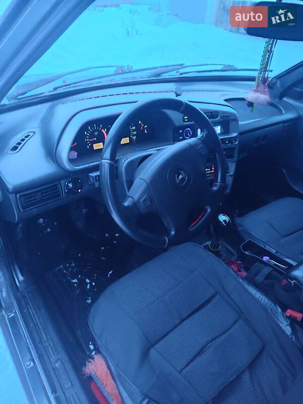 Хетчбек ВАЗ / Lada 2114 Samara 2008 в Путивлі фото 4 Хетчбек ВАЗ / Lada 2114 Samara 2008 в Путивлі