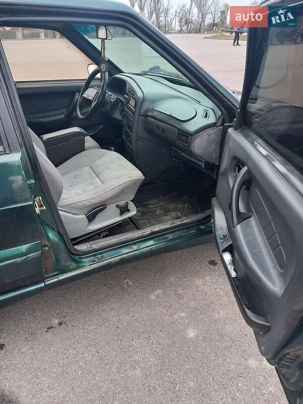 Седан ВАЗ / Lada 2115 Samara 2004 в Нікополі