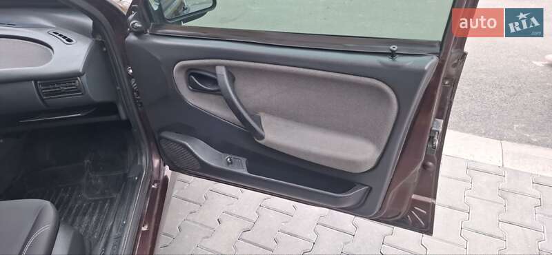 Седан ВАЗ / Lada 2115 Samara 2011 в Киеве фото 25 Седан ВАЗ / Lada 2115 Samara 2011 в Киеве