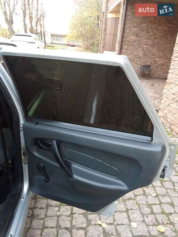 Седан ВАЗ / Lada 2115 Samara 2009 в Кривом Роге