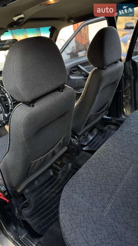 Седан ВАЗ / Lada 2115 Samara 2004 в Вижниці