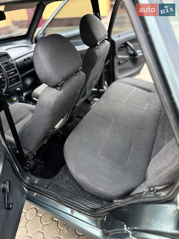 Седан ВАЗ / Lada 2115 Samara 2010 в Чернівцях