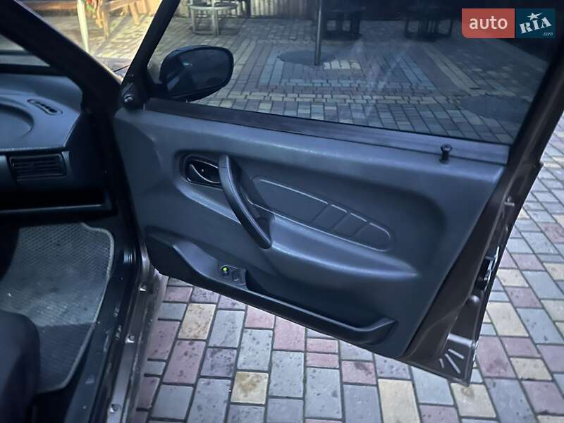 Седан ВАЗ / Lada 2115 Samara 2008 в Деражні