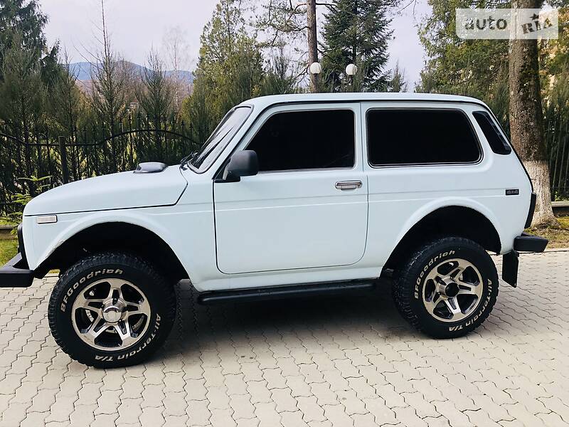 Позашляховик / Кросовер ВАЗ / Lada 2121 Нива 2008 в Сваляві