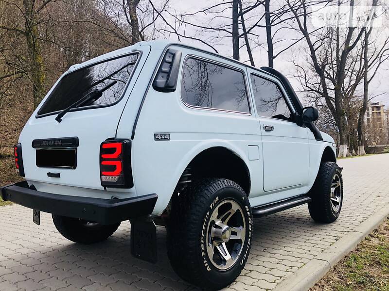 Позашляховик / Кросовер ВАЗ / Lada 2121 Нива 2008 в Сваляві