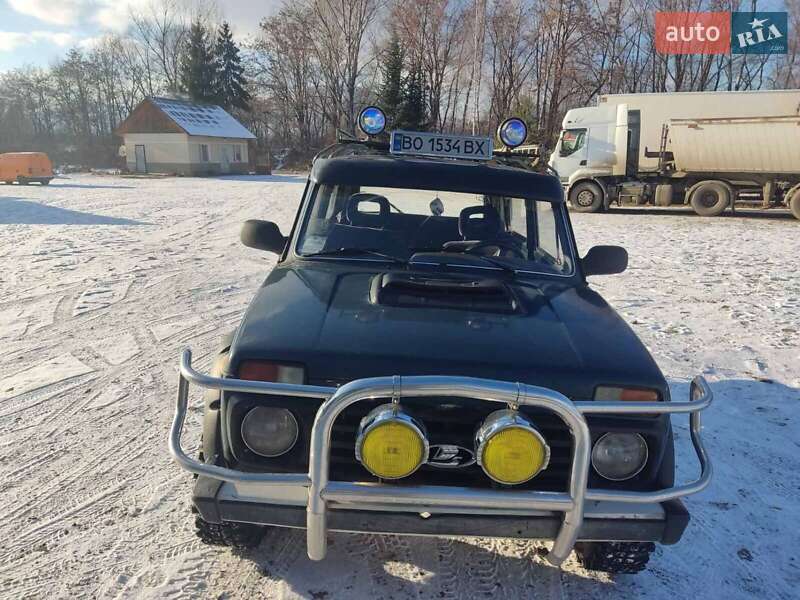 Хэтчбек ВАЗ / Lada 2121 Нива 1996 в Вижнице
