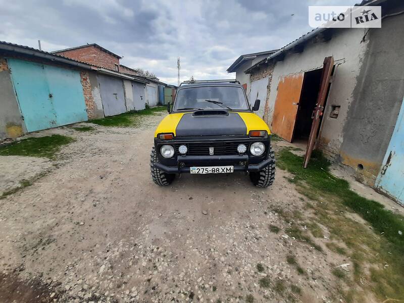 Позашляховик / Кросовер ВАЗ / Lada 2121 Нива 1984 в Городку