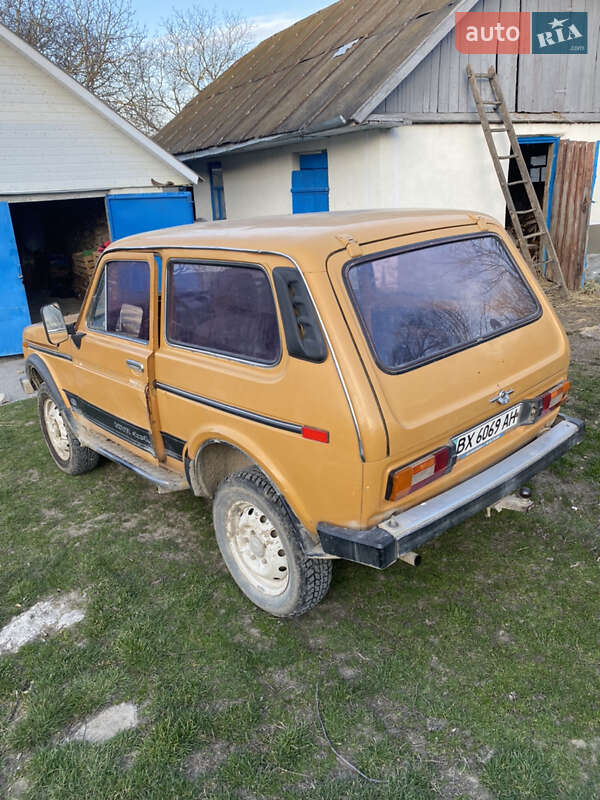 Позашляховик / Кросовер ВАЗ / Lada 2121 Нива 1982 в Новій Ушиці
