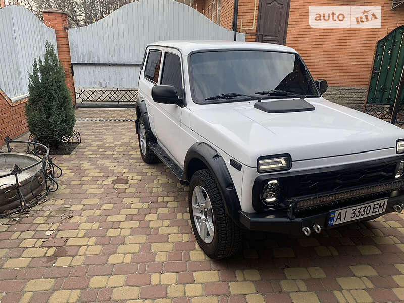 Монтажные блоки для Lada 4x4 2018 года выпуска