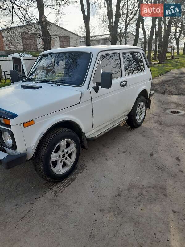 Внедорожник / Кроссовер ВАЗ / Lada 2121 Нива 1994 в Черновцах