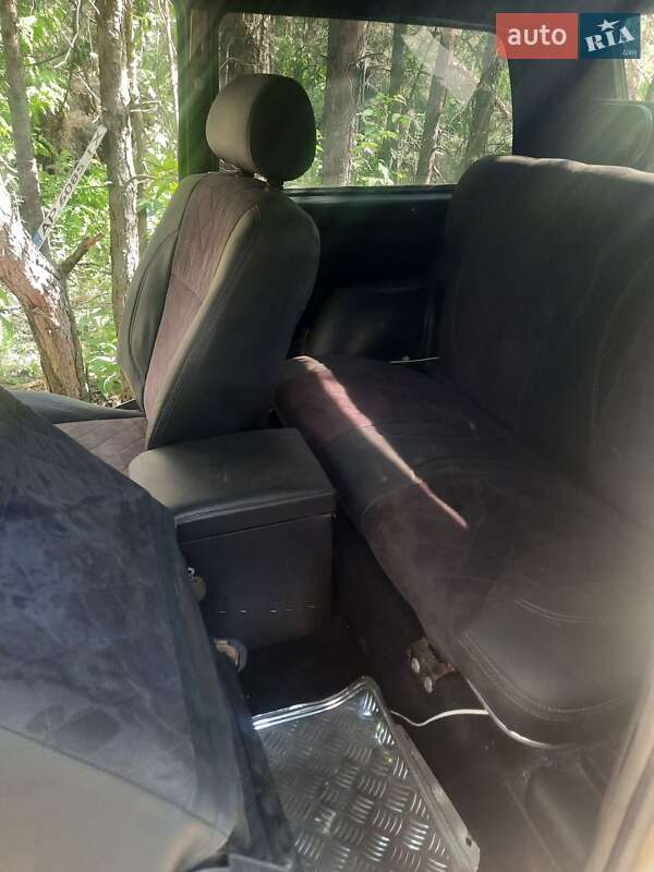 Внедорожник / Кроссовер ВАЗ / Lada 2121 Нива 1992 в Покровском