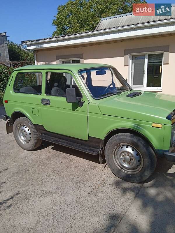 Позашляховик / Кросовер ВАЗ / Lada 2121 Нива 1992 в Овідіополі