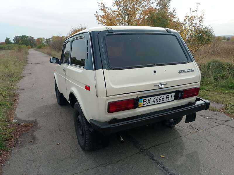 Внедорожник / Кроссовер ВАЗ / Lada 2121 Нива 1990 в Баре