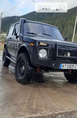 Позашляховик / Кросовер ВАЗ / Lada 2121 Нива 1985 в Косові