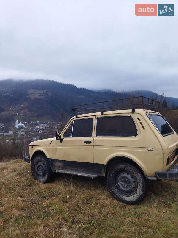 Позашляховик / Кросовер ВАЗ / Lada 2121 Нива 1983 в Тячеві