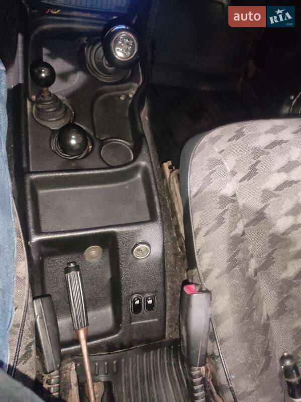 Позашляховик / Кросовер ВАЗ / Lada 2121 Нива 1993 в Петропавлівці