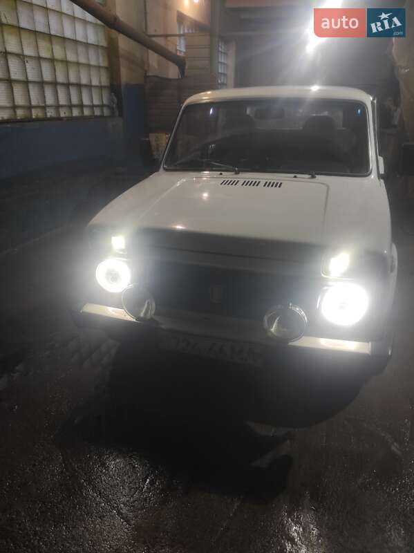 Позашляховик / Кросовер ВАЗ / Lada 2121 Нива 1993 в Петропавлівці