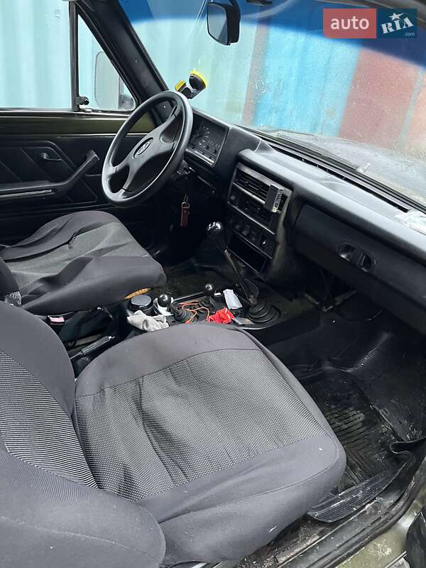 Внедорожник / Кроссовер ВАЗ / Lada 2121 Нива 1980 в Харькове фото 4 Внедорожник / Кроссовер ВАЗ / Lada 2121 Нива 1980 в Харькове