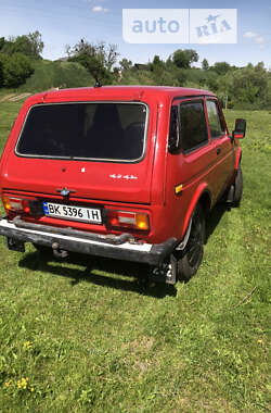 Внедорожник / Кроссовер ВАЗ / Lada 2121 Нива 1992 в Остроге