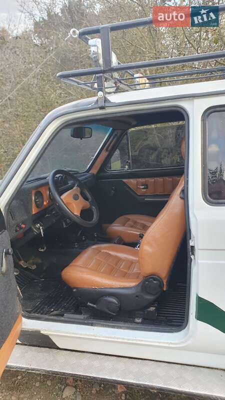Позашляховик / Кросовер ВАЗ / Lada 2121 Нива 1988 в Чернівцях